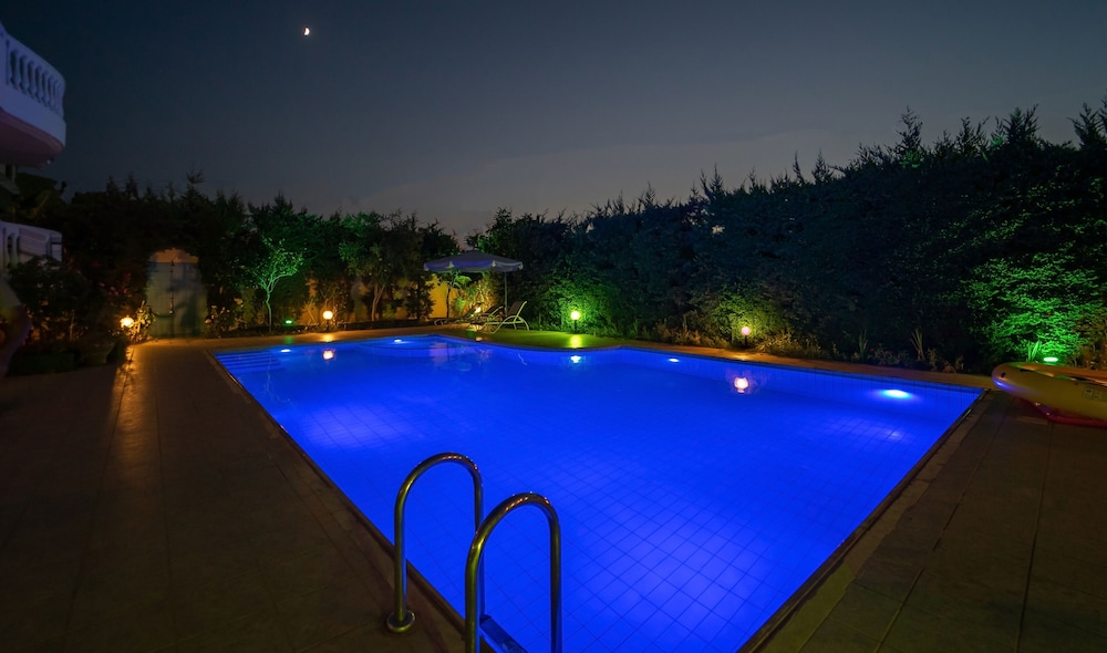 

Roma - Kolimbari - Golden Rose Suites