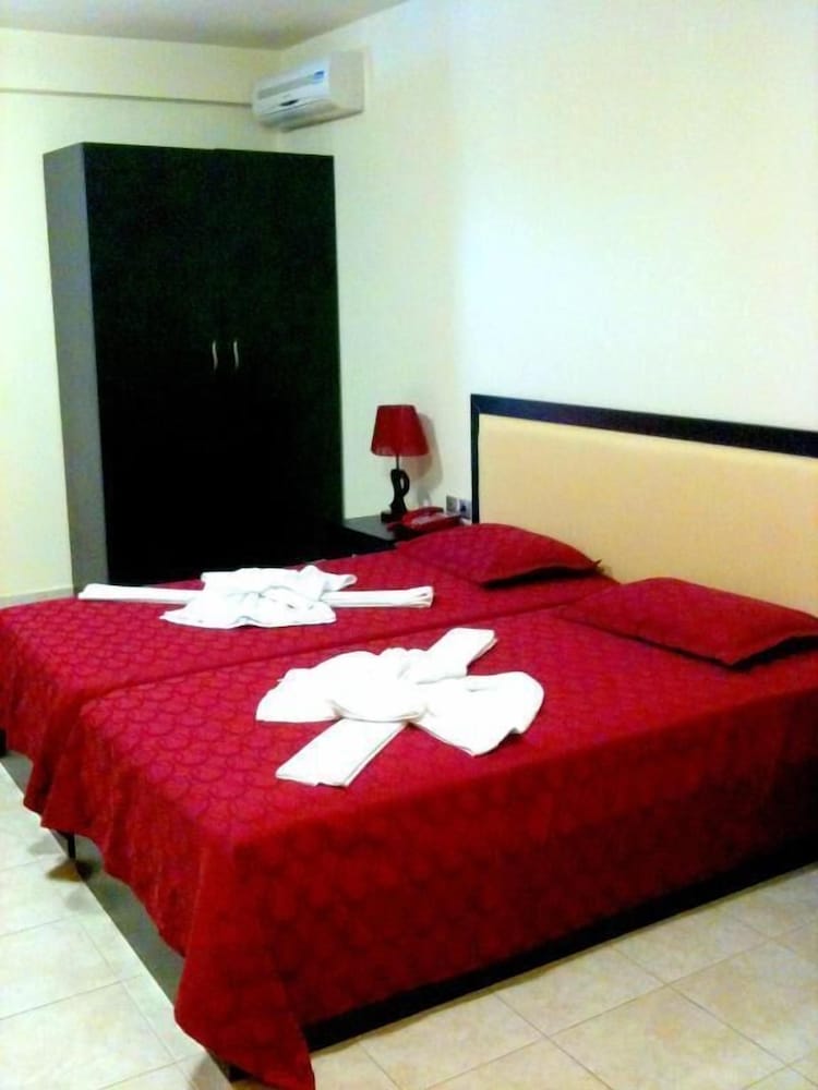 

Verona - Kolimbari - Golden Rose Suites