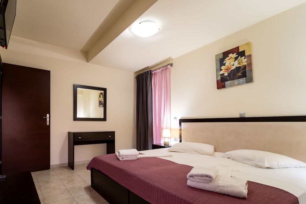 

Roma - Kolimbari - Golden Rose Suites
