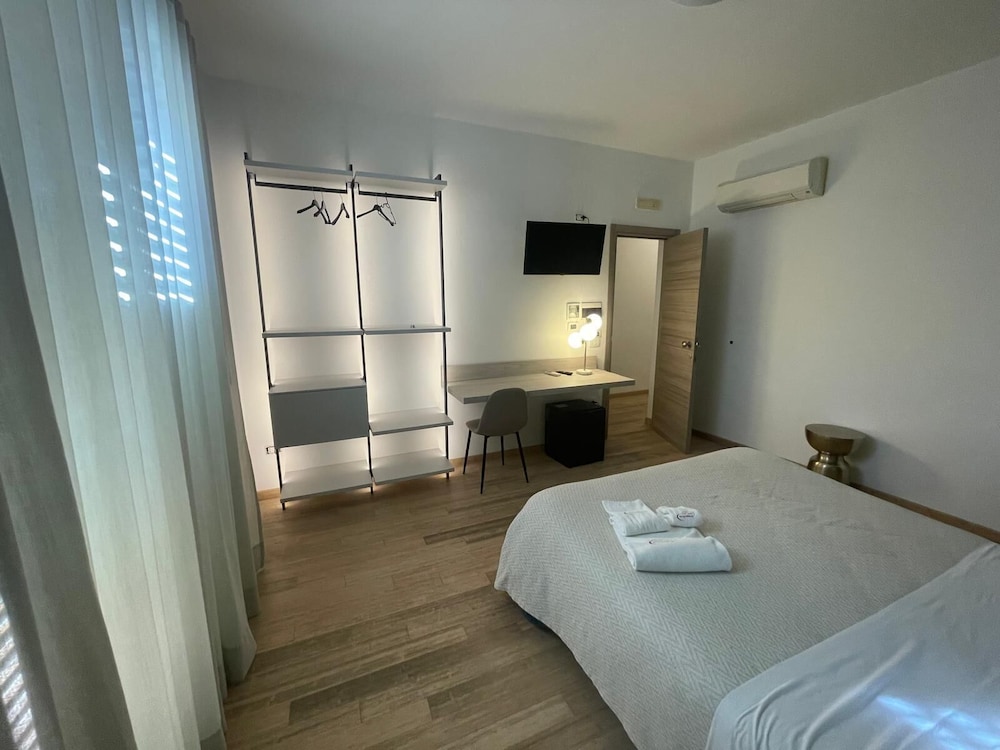 

Roma - Marzamemi - Albergo Perseo