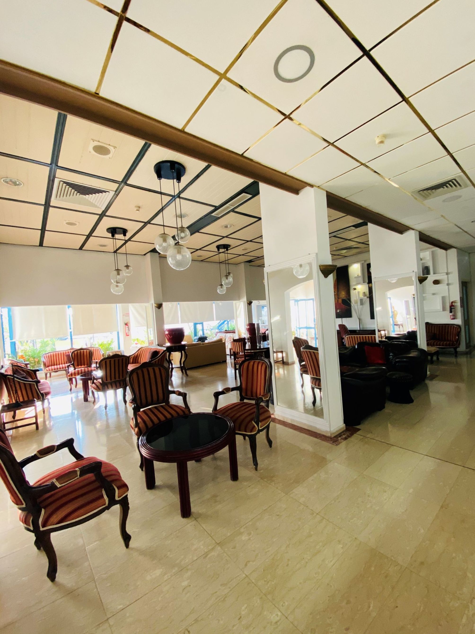 

Bari - Paphos - Paphiessa Hotel