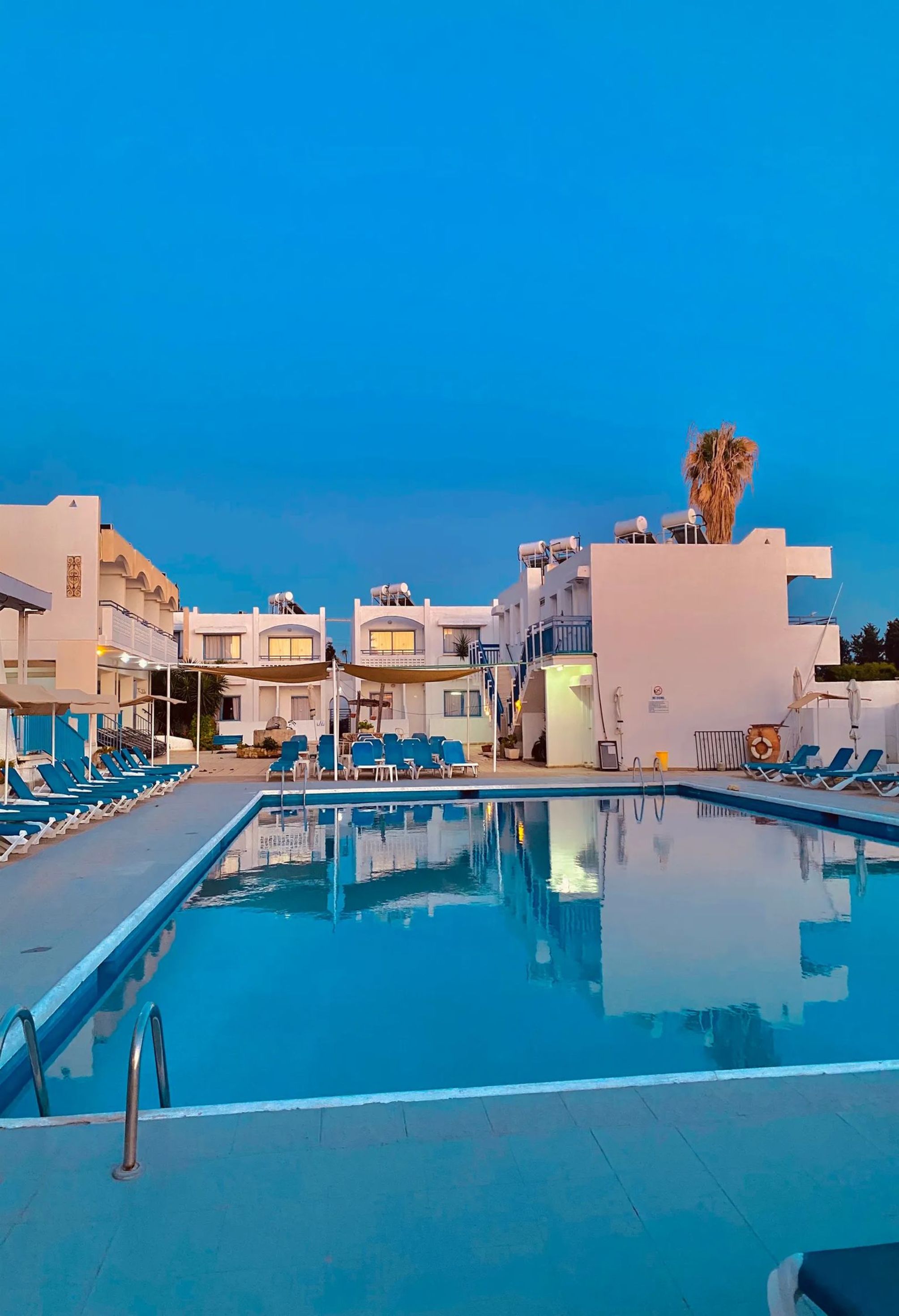

Bologna - Paphos - Paphiessa Hotel