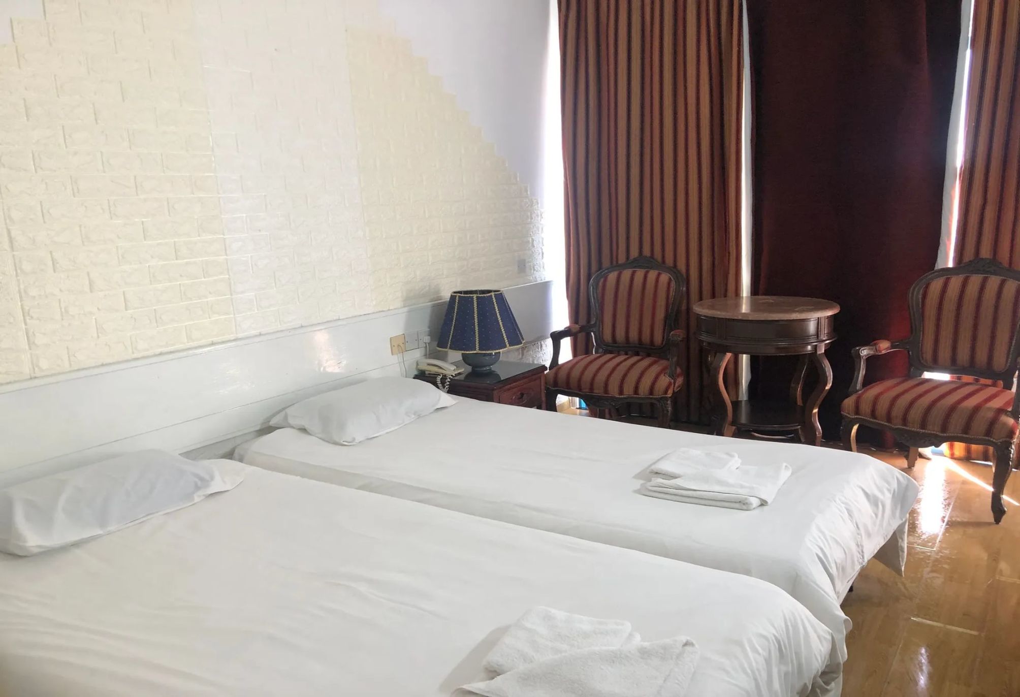 

Bari - Paphos - Paphiessa Hotel