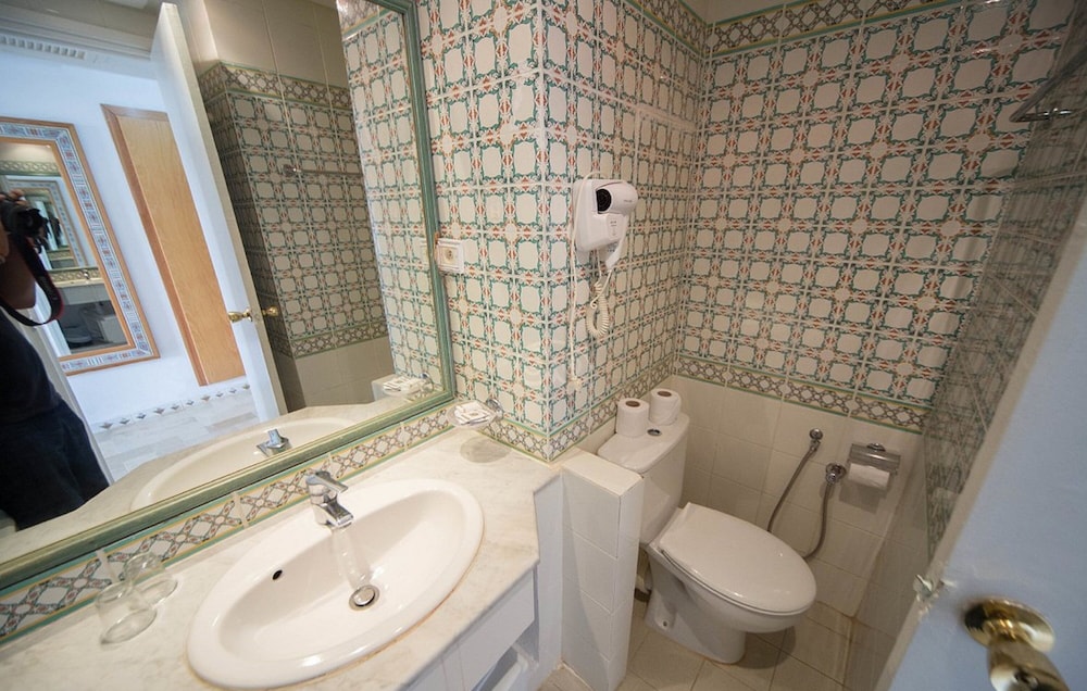 

Venezia - Città di Djerba Midun - Riad Meninx