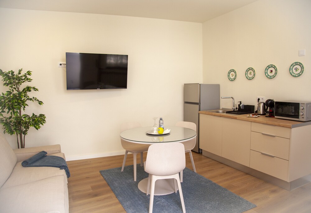 

Olbia - Santa Cruz de Tenerife - Nava Suites