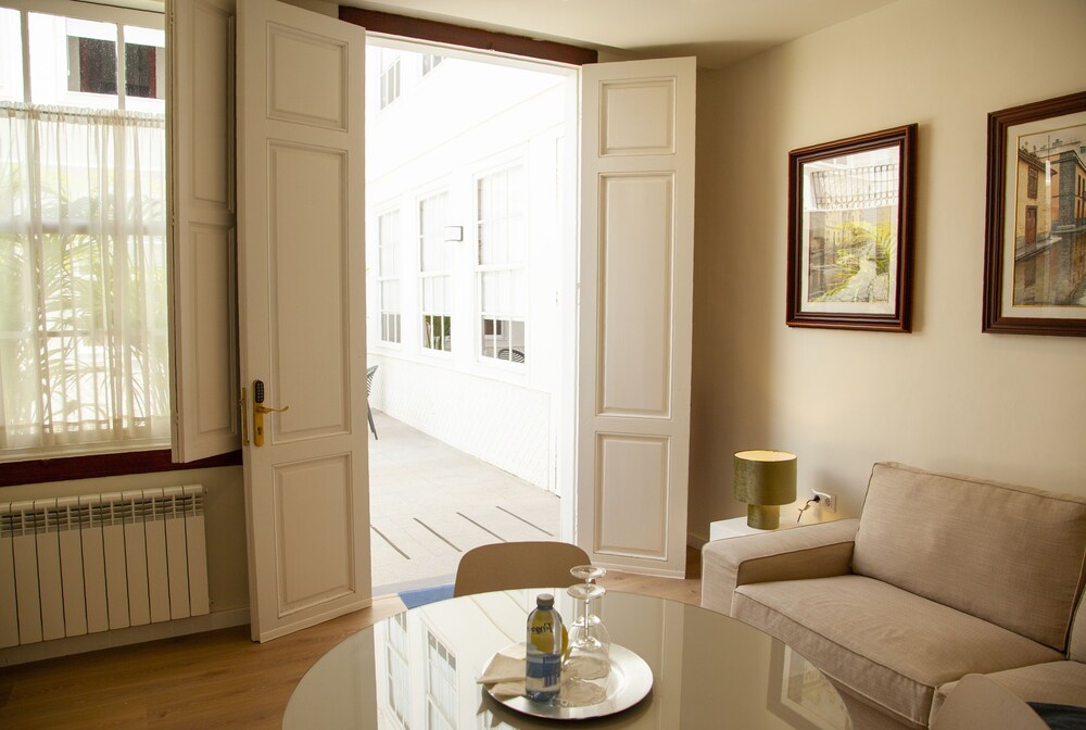 

Milano - San Cristóbal de La Laguna - Nava Suites