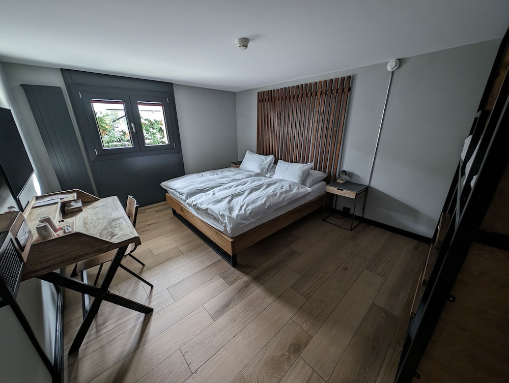 

Catania - Crans-Montana - Alaia Lodge