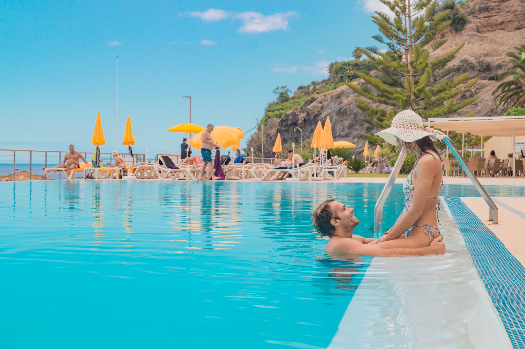 

Bologna - Câmara de Lobos - Hotel Orca Praia