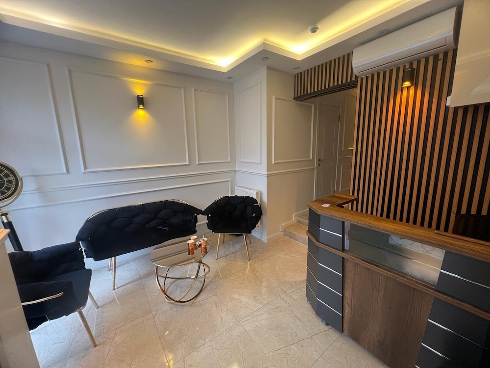 

Catania - Istanbul - Ninova Boutique Hotel
