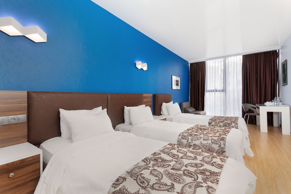 

Verona - Tbilisi - Iveria Inn Hotel