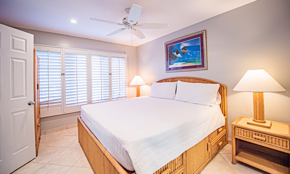 

Milano - George Town - Seven Mile Beach Resort & Club