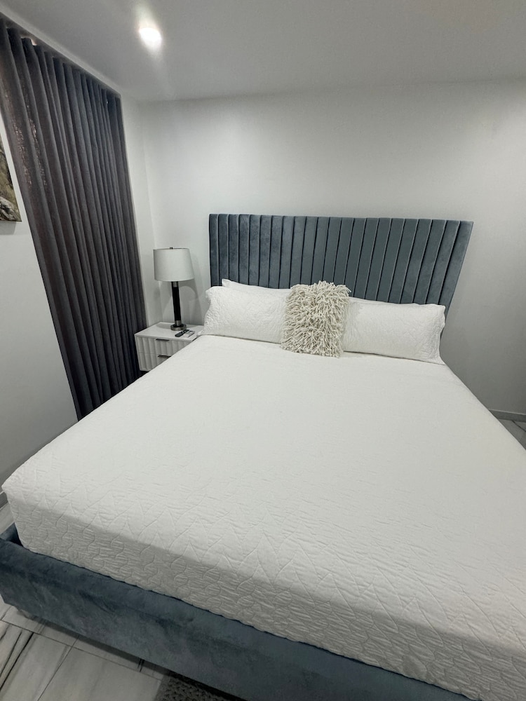

Milano - Bridgetown - The Royal Bliss Barbados