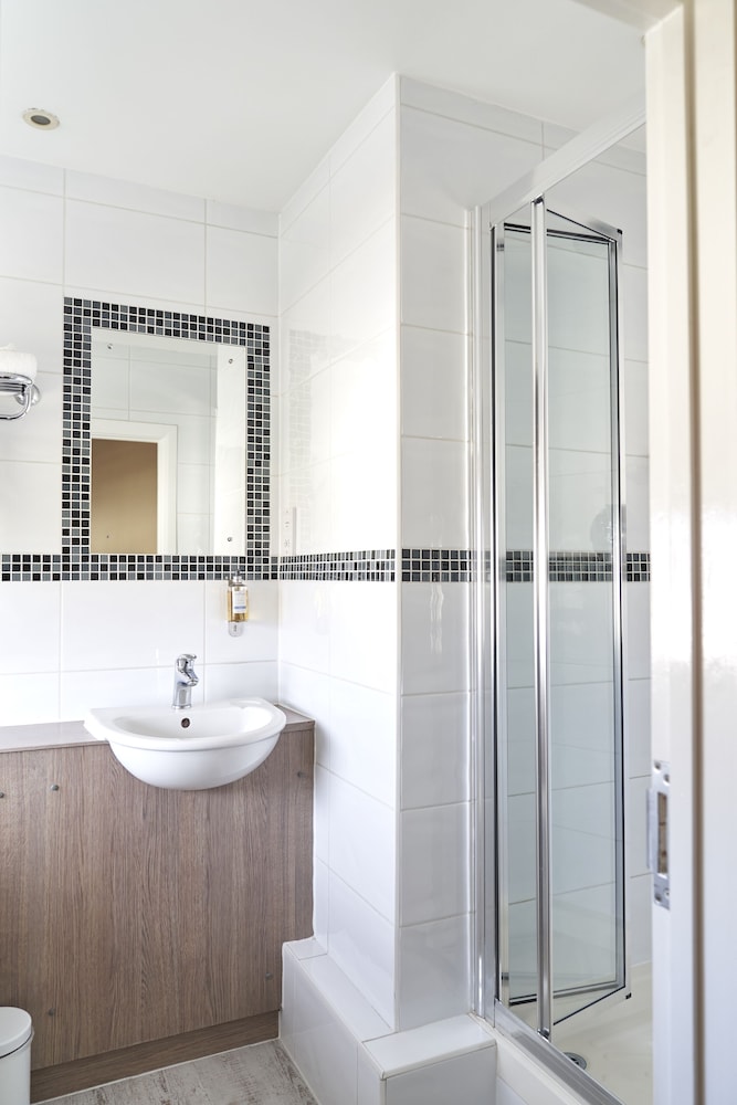 

Roma - Croydon - Antoinette Hotel Wimbledon