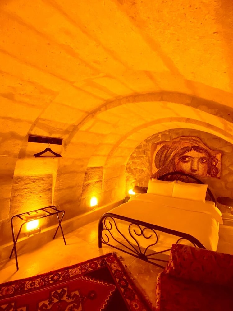 

Milano - Ürgüp - YOHANNES Stone Cappadocia