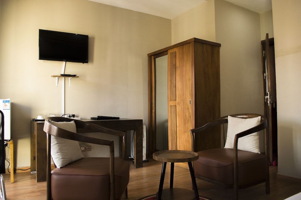 

Bologna - Antananarivo - Valiha Hotel