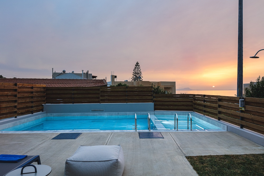 

Bologna - Sfakaki - Iron Villas Crete