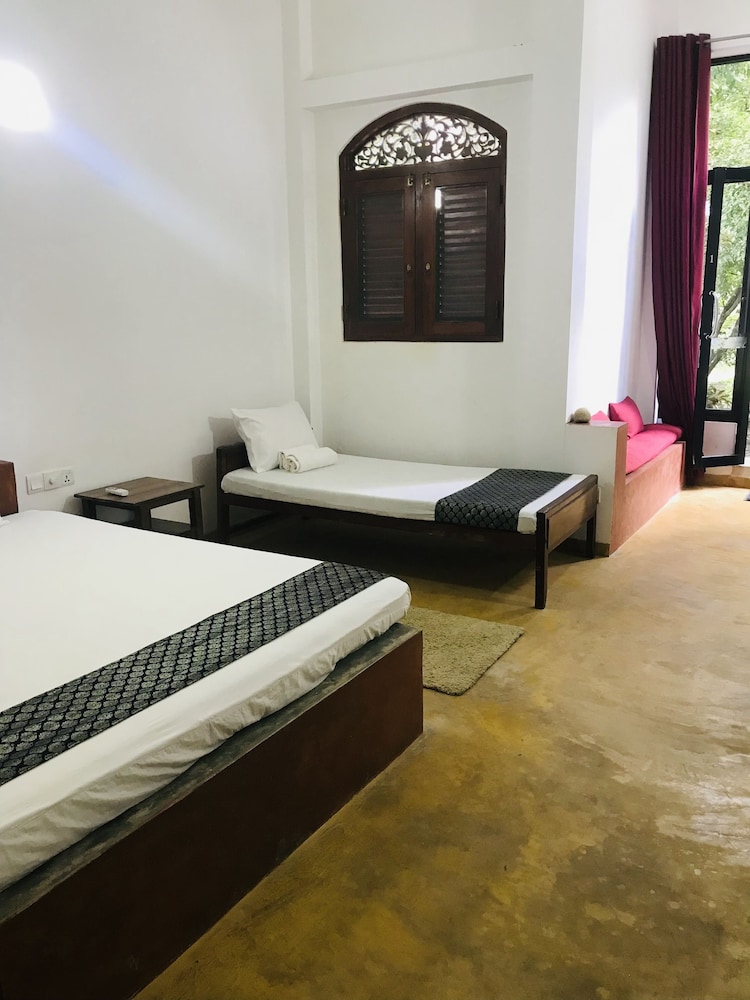 

Milano - Galle - Leijay Garden Retreat