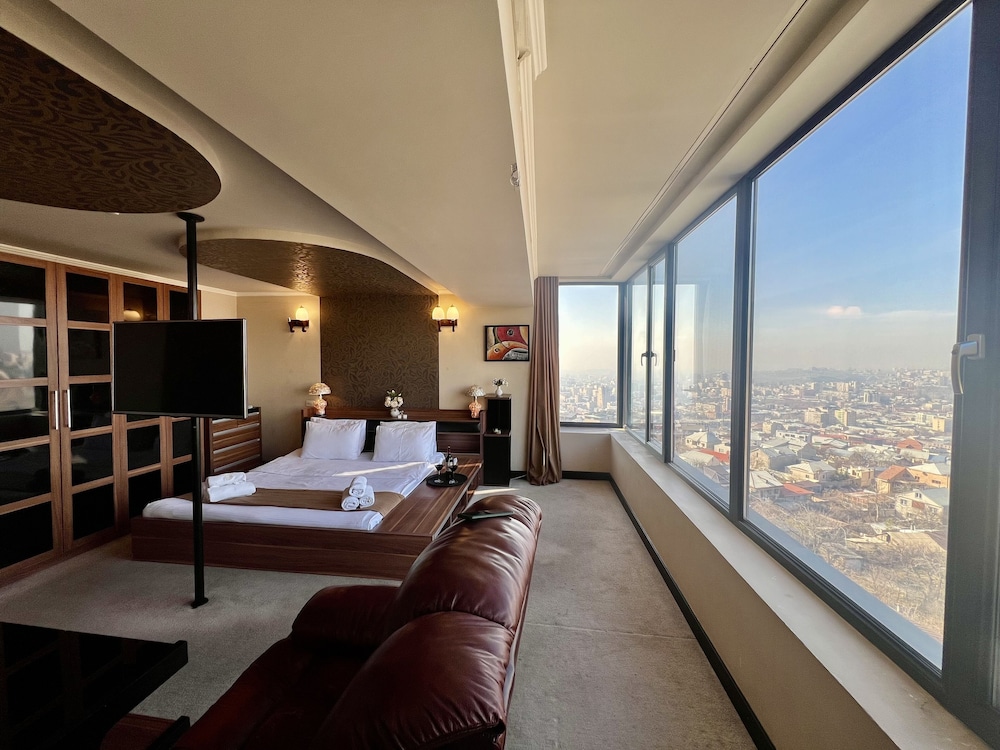 

Milano - Yerevan - New Nairi Hotel