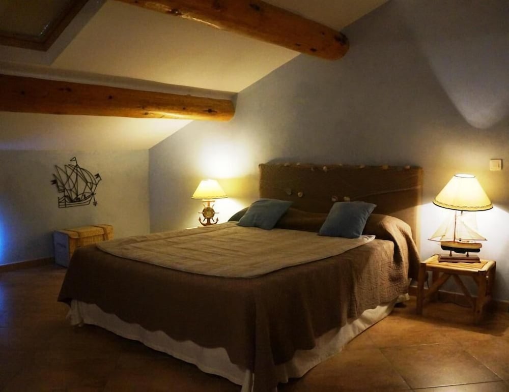 

Napoli - Macinaggio - Hotel Le Saint Jean