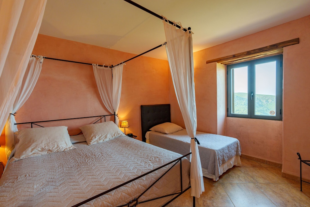 

Milano - Macinaggio - Hotel Le Saint Jean