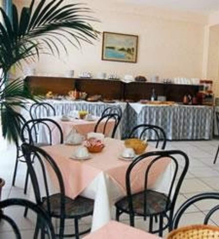 

Ancona - Siracusa - Hotel Scala Greca