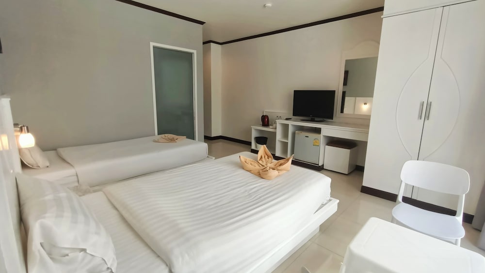 

Venezia - Kamala Beach - Issara Patong Beach