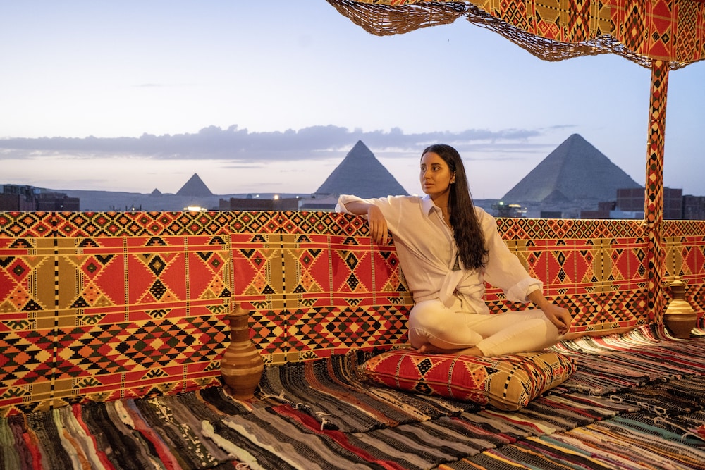 

Milano - Il Cairo - King of Pharaohs Pyramids View