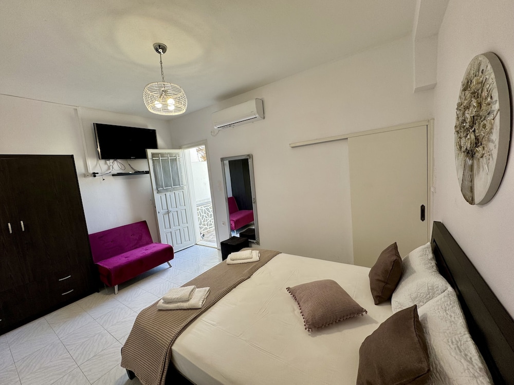 

Venezia - Plaka - Sunshine bay suites