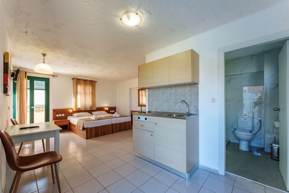 

Milano - Heraklion - Kri-Kri Village Holiday Apts by Estia