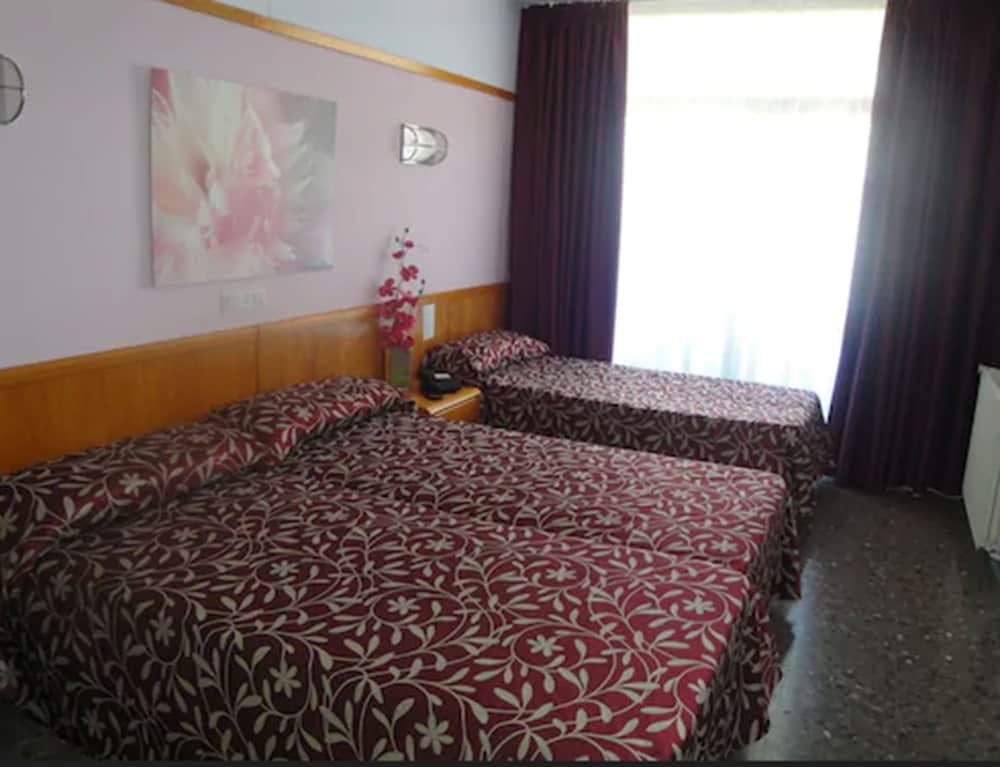 

Catania - Tordera - Hotel Esplendid