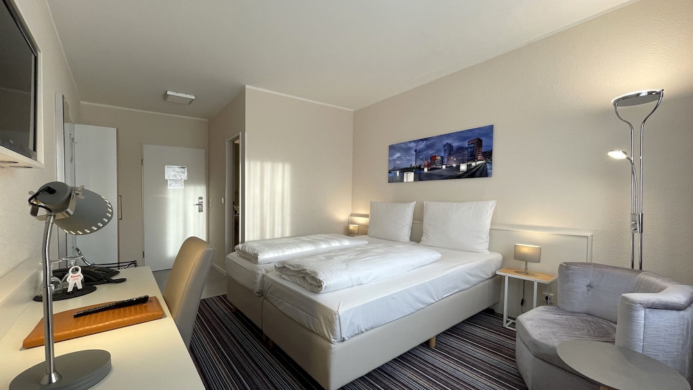 

Napoli - Neuss - Hotel Astra