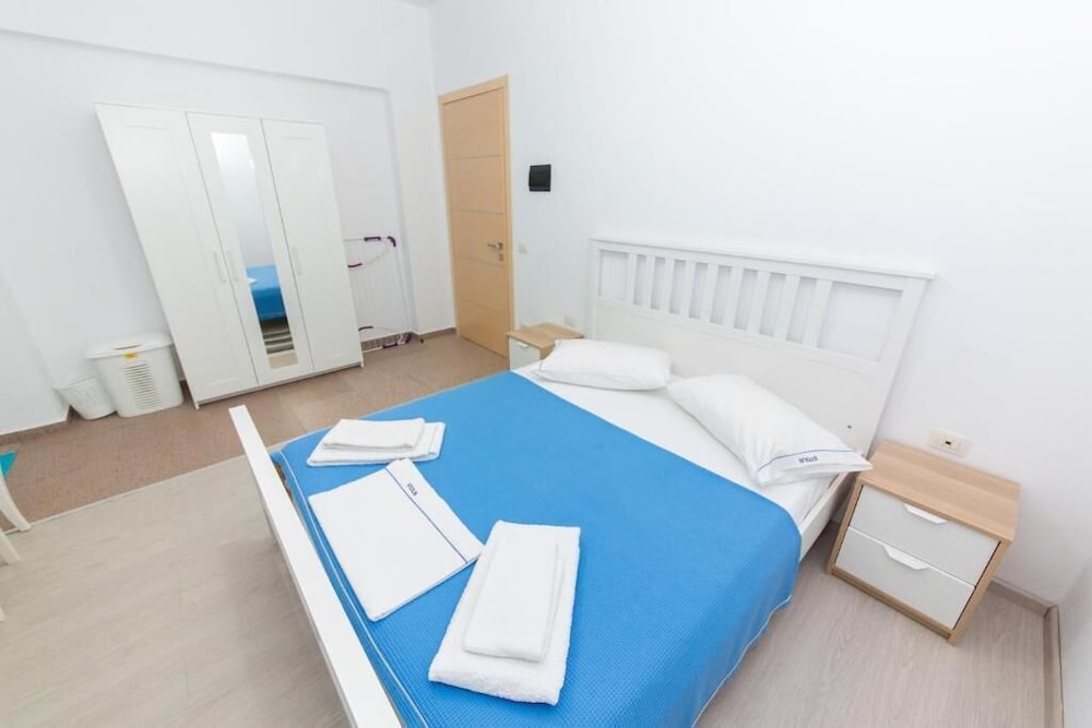 

Genova - Himarë - Hotel Stolis