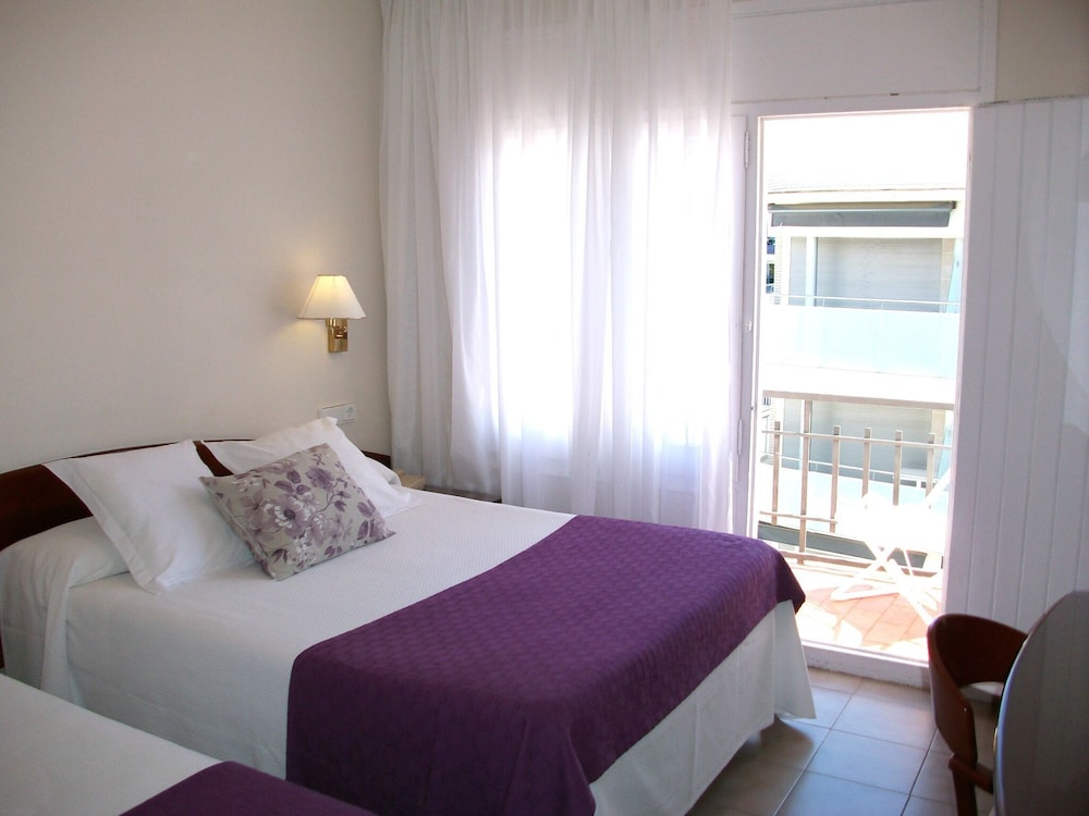 

Pisa - Lloret de Mar - RVHotels Avenida