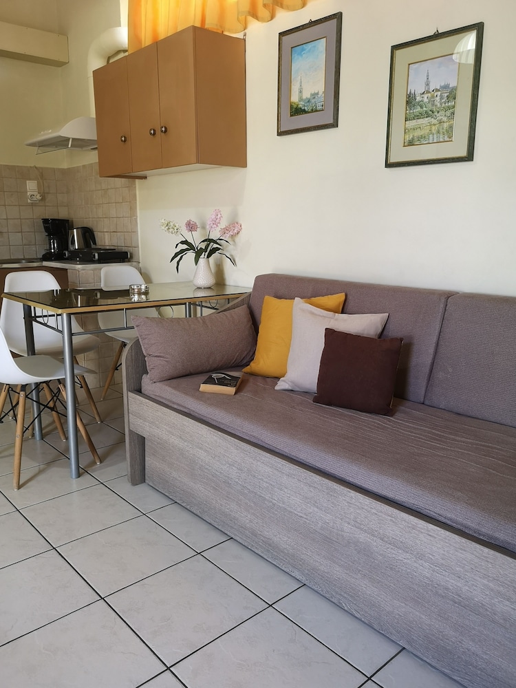 

Milano - Chania - Nicolas Studios & Apartments
