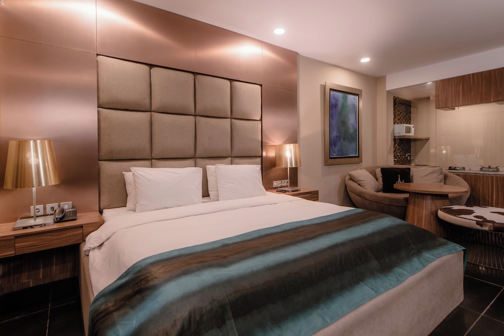 

Catania - Nusa Dua - Bali - Amaroossa Suite Bali
