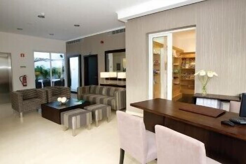 

Roma - Machico - White Waters Hotel