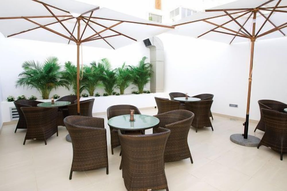 

Roma - Caniçal - White Waters Hotel