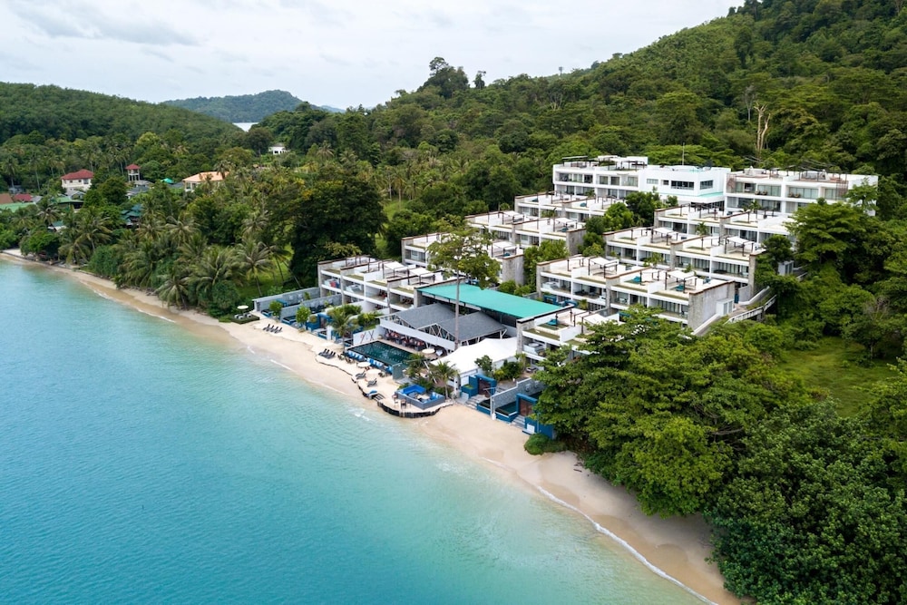 

Roma - Coconut Island - The Nchantra Beachfront Resort
