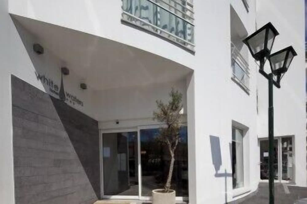 

Bologna - Machico - White Waters Hotel