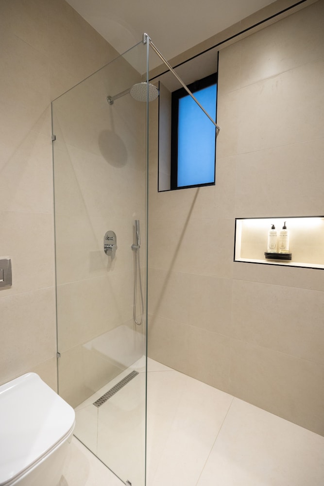 

Bologna - Valona - Hotel Beke