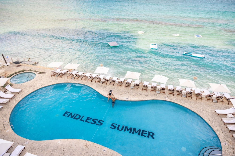 

Bologna - Seven Mile Beach - Grand Cayman Marriott Resort