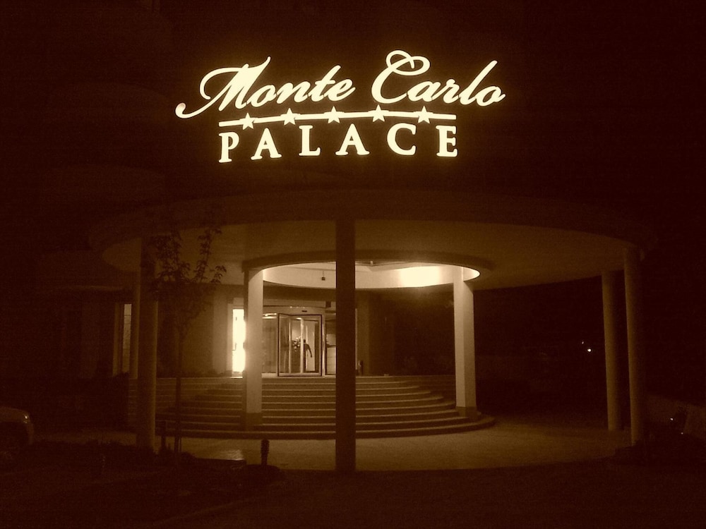 

Catania - Otopeni - Monte Carlo Palace Suites