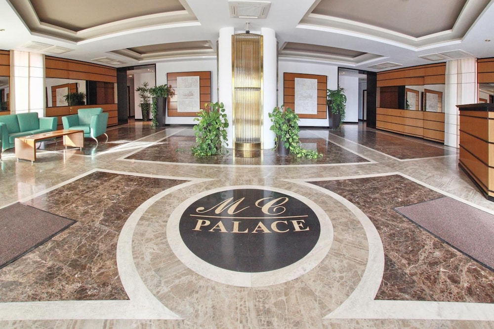 

Roma - Otopeni - Monte Carlo Palace Suites