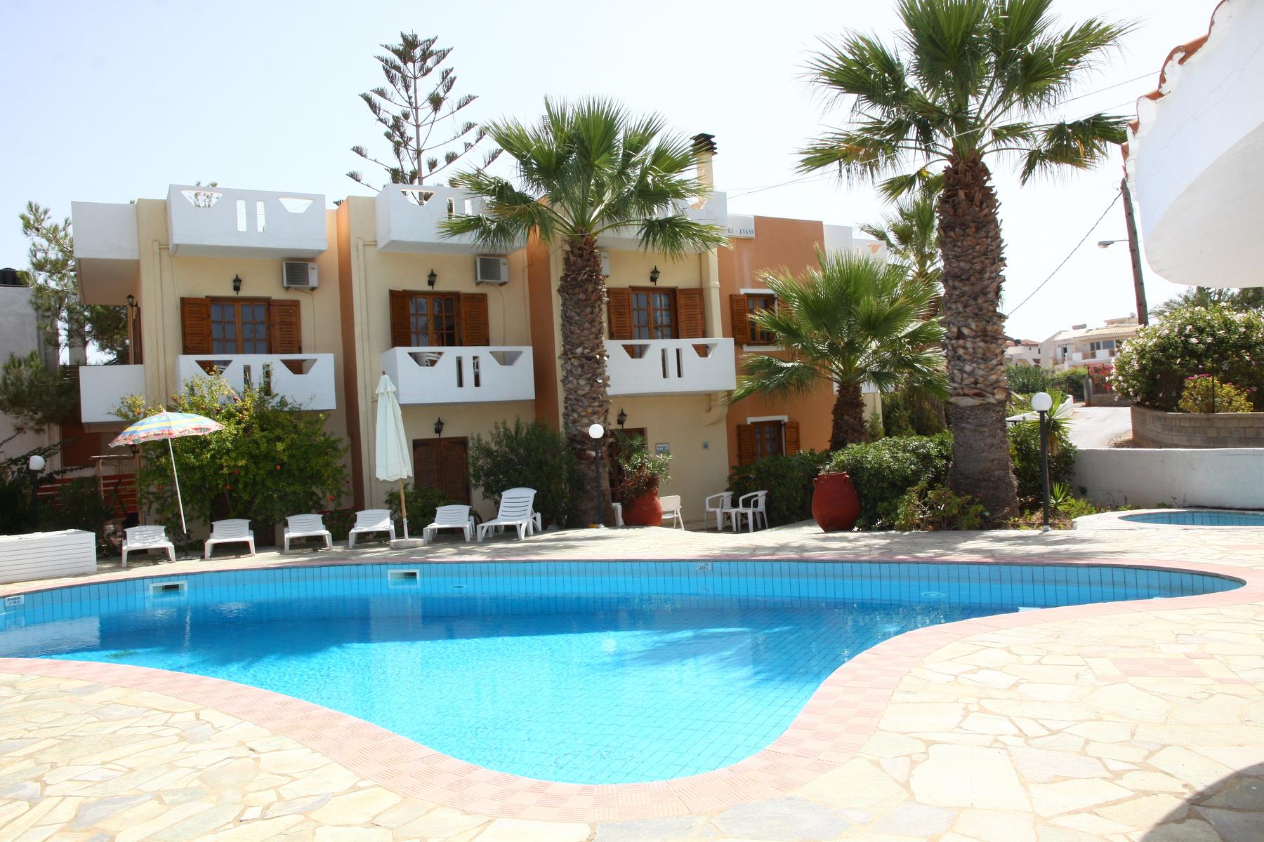 

Venezia - Creta, Isole greche - Mari Evans Apartments