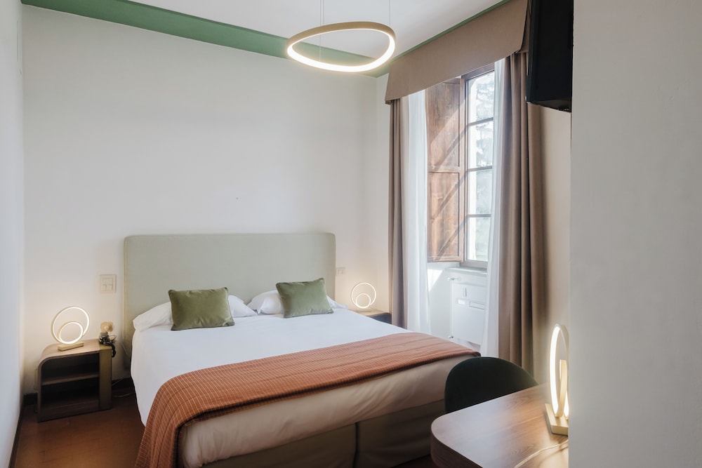 

Napoli - Gubbio - Hotel Villa Montegranelli