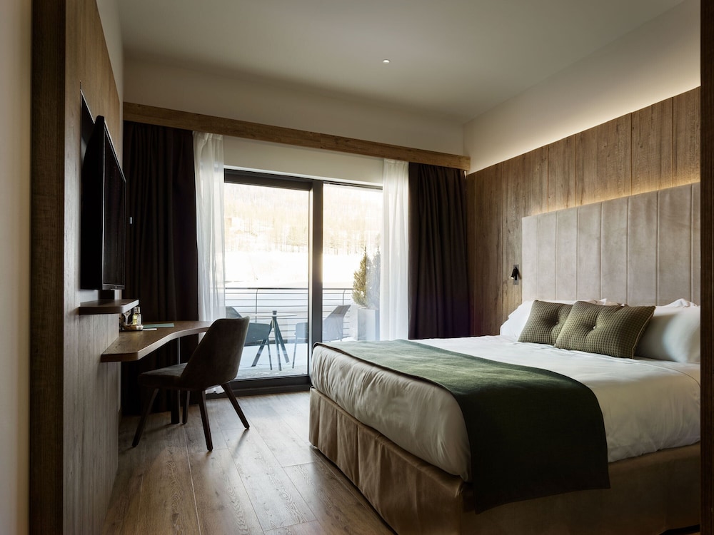 

Lamezia Terme - Cervinia - Cervino - VRetreats