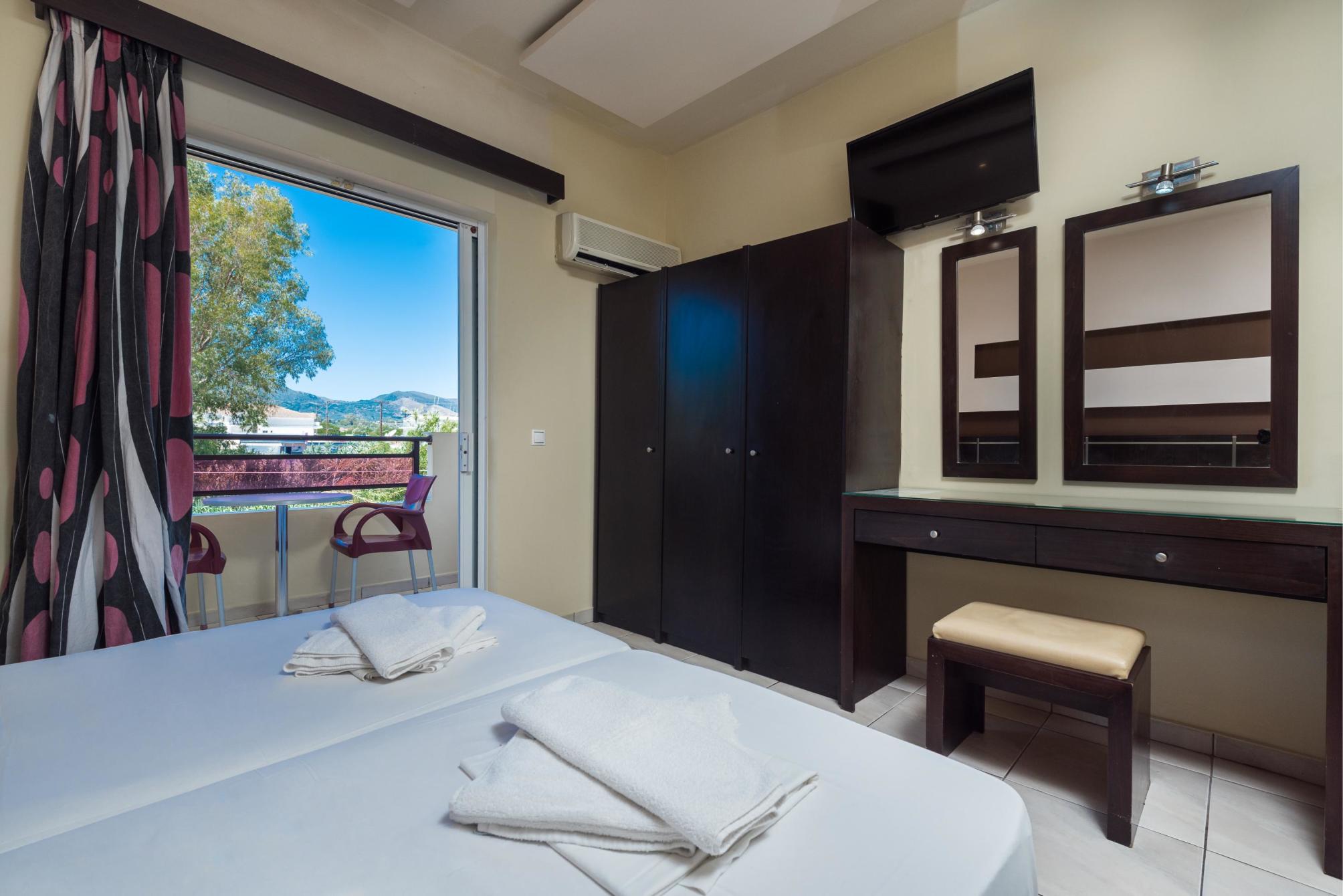 

Torino - Lithakia - Canadian Hotel