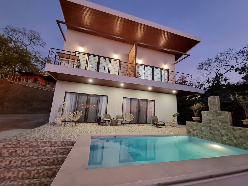 

Milano - Playa Negra - Pinilla Highlands