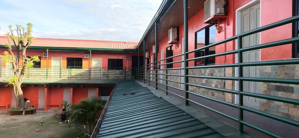 

Milano - Mactan - Max Travellers Inn