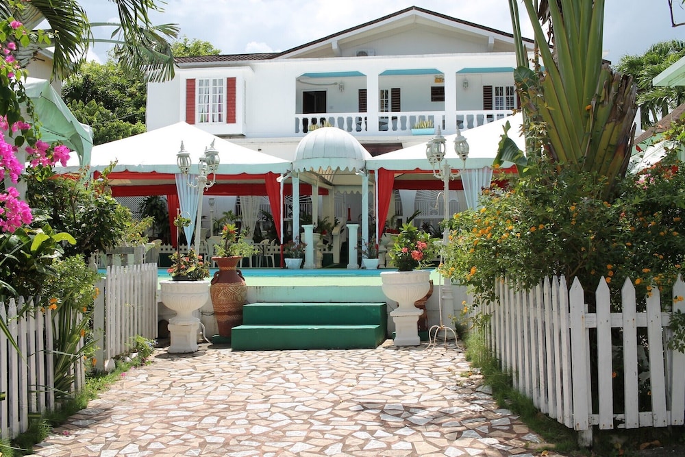

Milano - Ocho Rios - Hunter's Rest Villa
